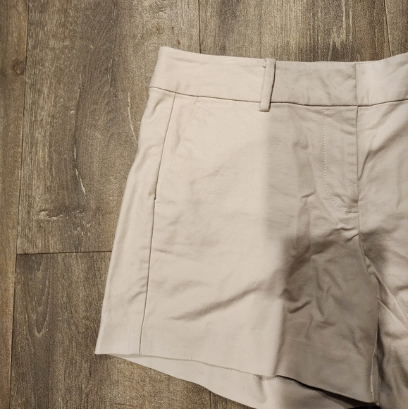 Ann Taylor Khaki Signature Short - Picture 2 of 3